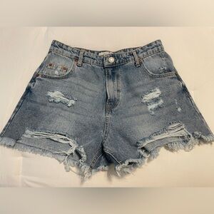 ✨NWT‼️ Love Tree Denim Distressed Shorts